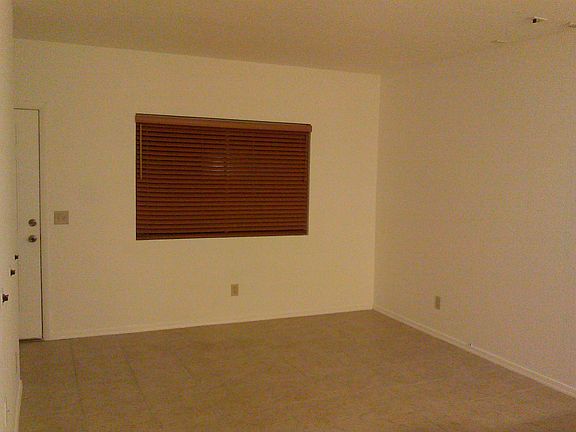 5th image of 2831 N Estrella Ave #1