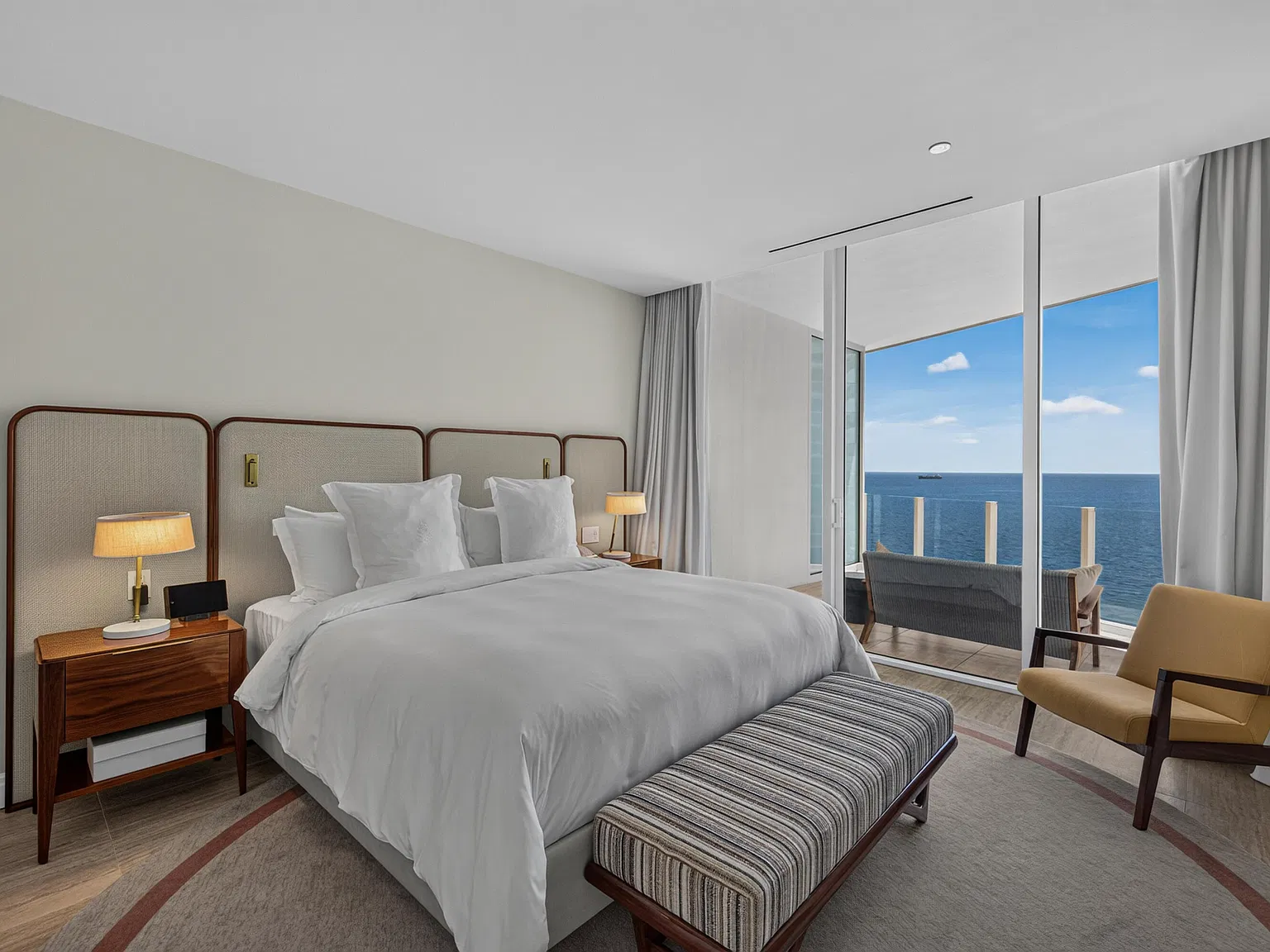 Four Seasons — Photo 3
