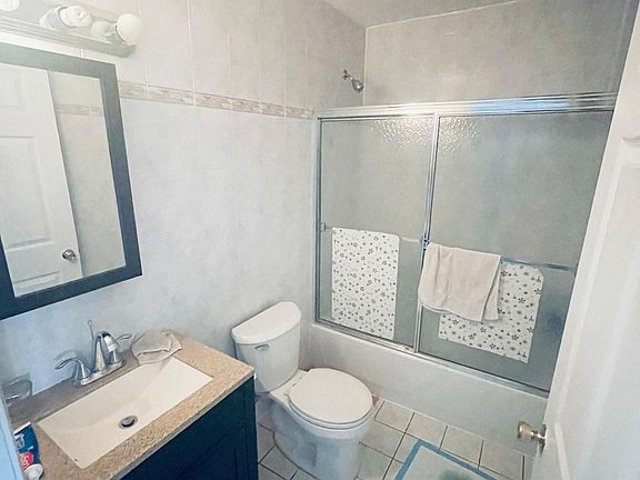 4th image of 3229 Philip Ave Floor 3