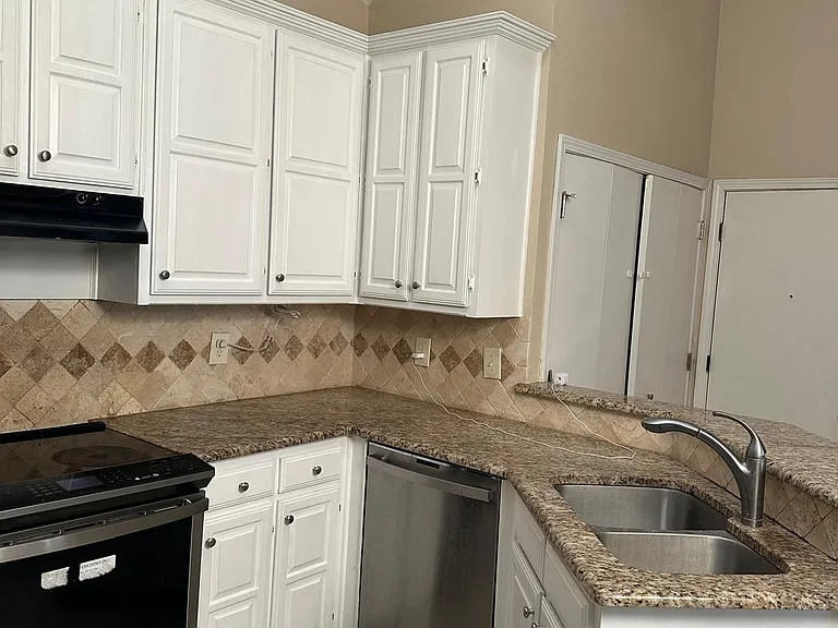 6304 Cupertino Trl — Photo 29