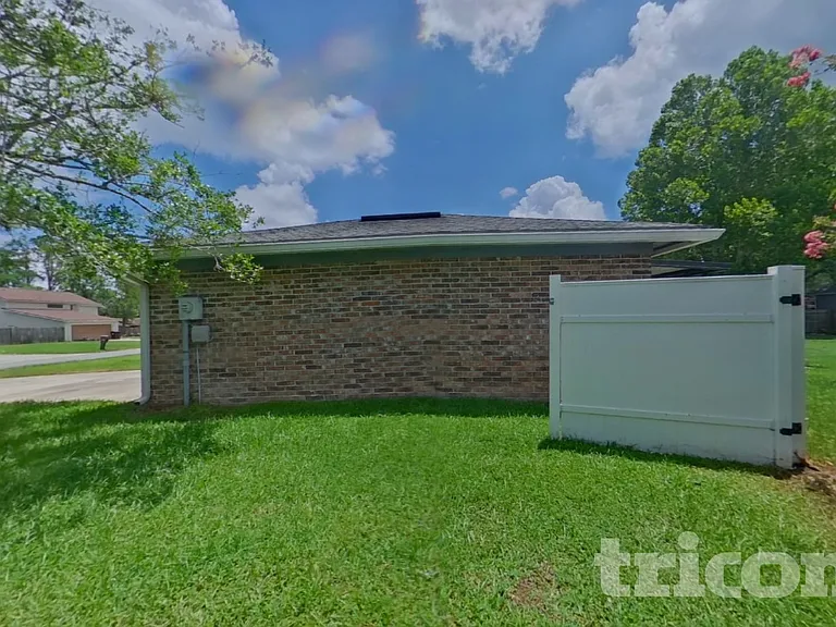 2159 Acorn Mnr — Photo 14
