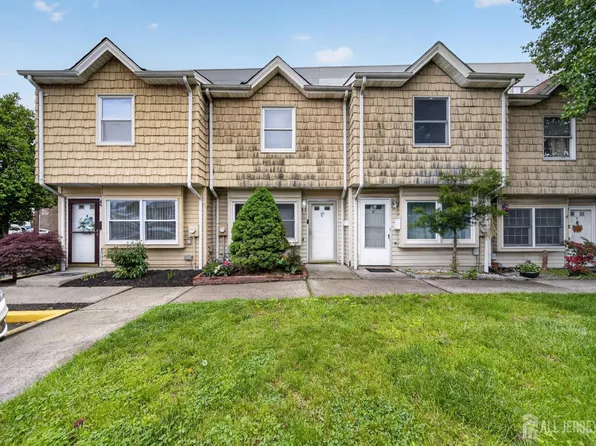 172 Roosevelt Ave APT B, Carteret, NJ 07008