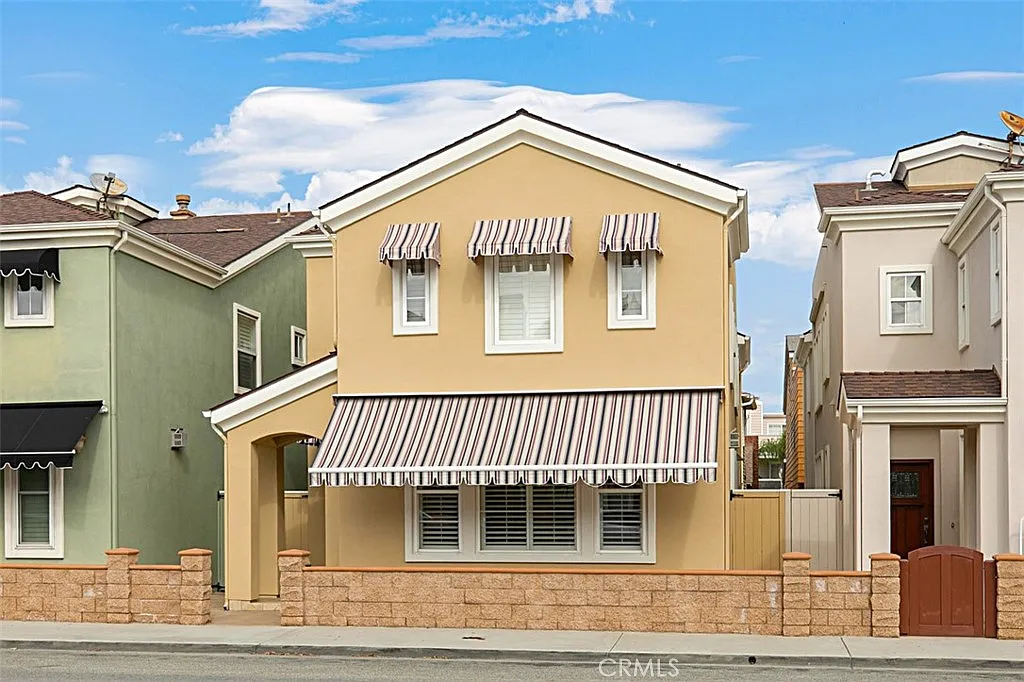 Building Photo - 208 E Balboa Blvd