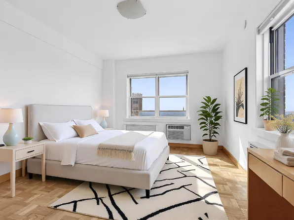 10 Plaza Street East image 3 of 5