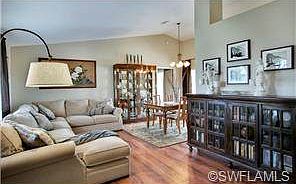 3rd image of 9922 Country Oaks Dr