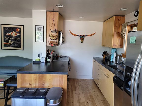 4th image of 1010 W Pine St Unit 201