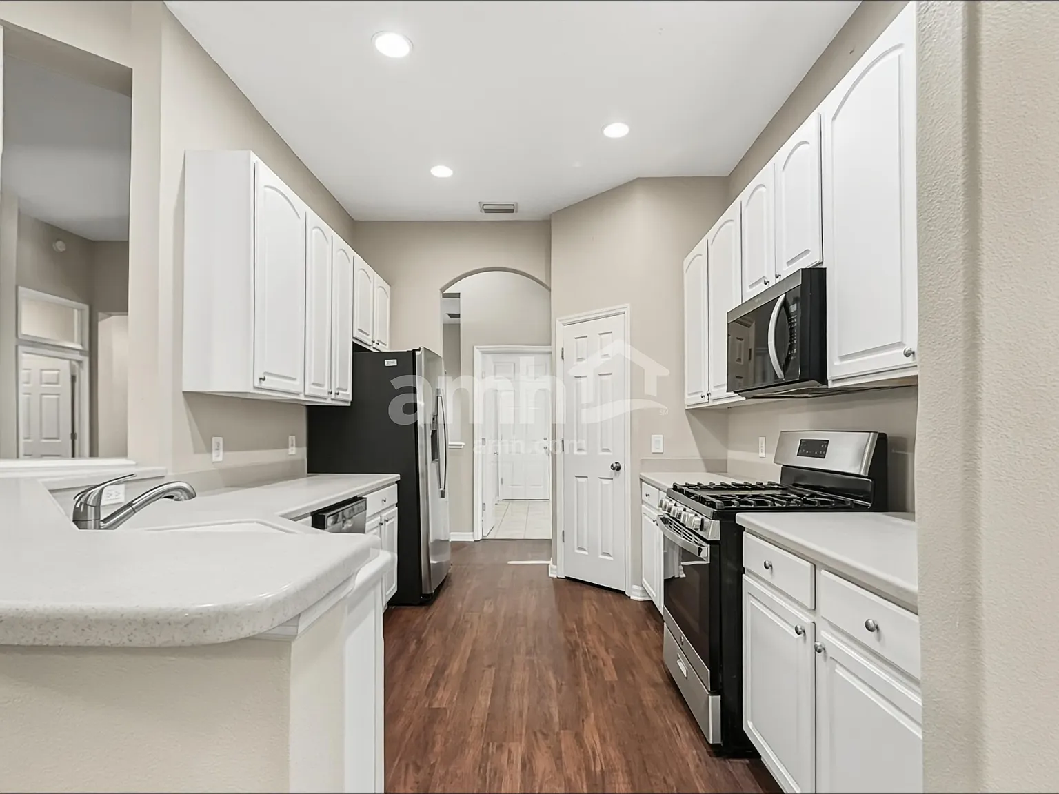 4 bed, 3.0 bath, 2225 sqft, $2,990 — Photo 3