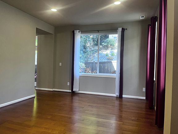 2nd image of 9831 NE 138th Pl