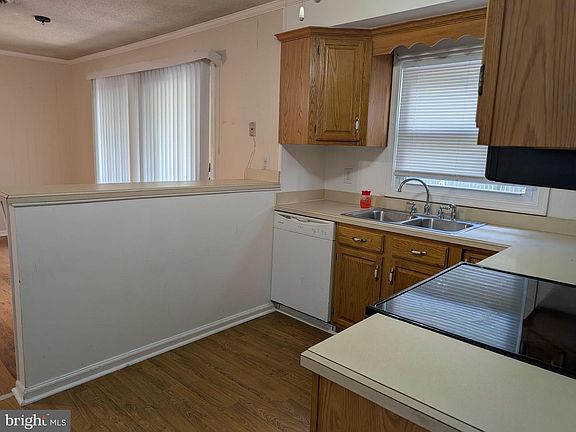 4th image of 8330 Avalon Blvd