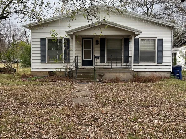 722 S Pine St, Nowata, OK 74048