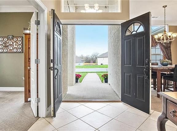 4th image of 1505 SE Cape Dr