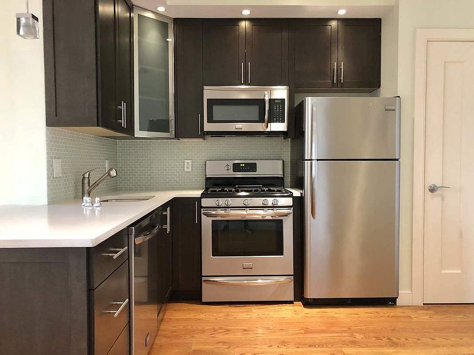1st image of 2704 Hoyt Ave S APT 6C