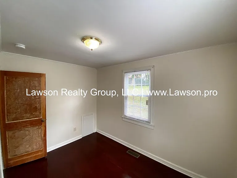 2420 Winthrop Ave SW — Photo 13
