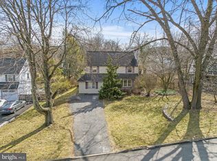 403 Valley View Rd, Willow Grove, PA 19090