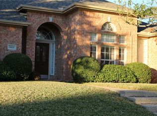 2418 Norwich Dr, Carrollton, TX 75006