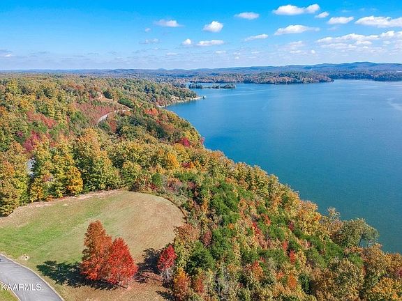 3rd image of 245 River Run Trl