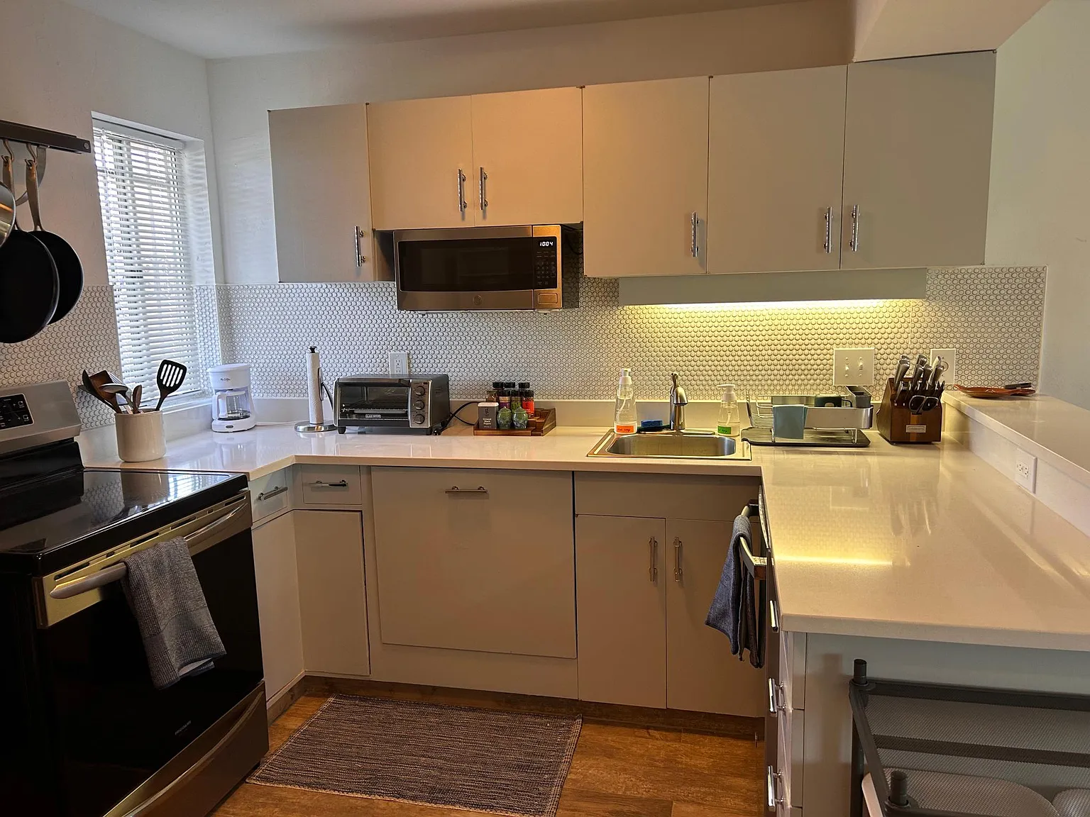 Studio, 619 sqft, $1,150 — Photo 3