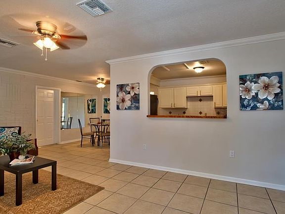 4th image of 658 Oakwood Dr