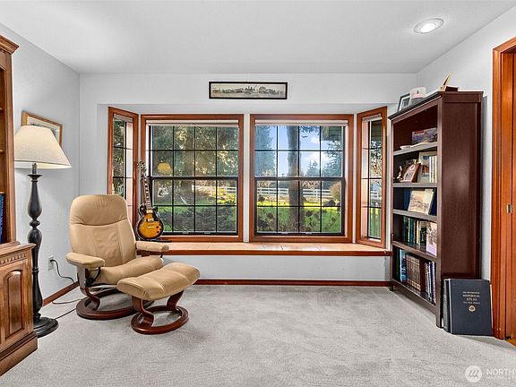 5th image of 7842 Diagonal Road SE