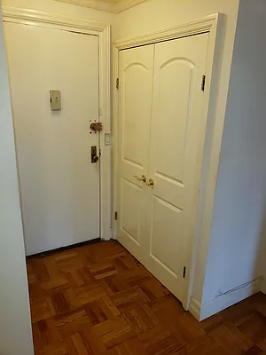 Rented by Metro Garden Realty NYC | media 30
