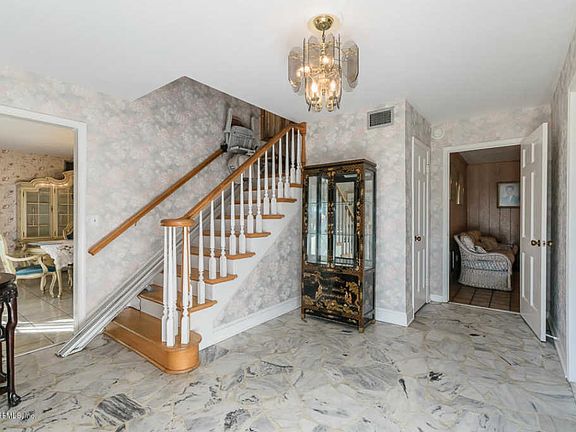 4th image of 8658 San Servera Dr W