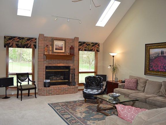 4th image of 368 Longford Dr