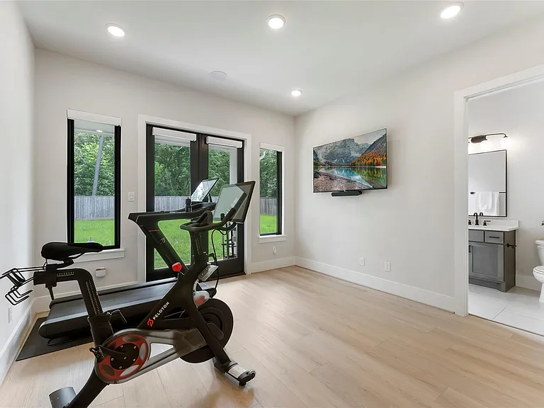 2118 Bennet Ct — Photo 32