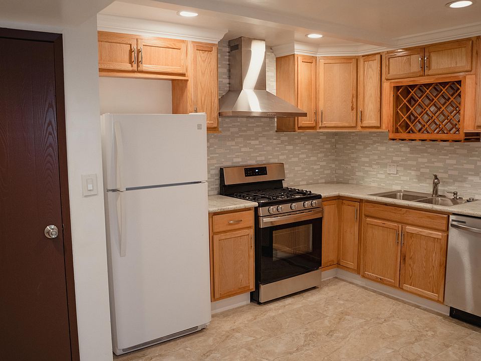 1st image of 575 Price St