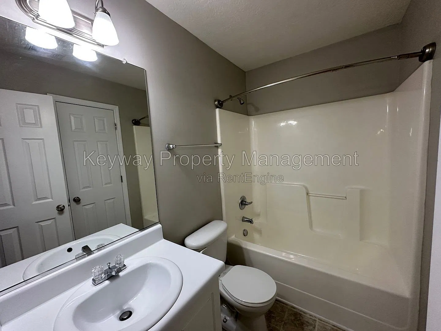 2 bed, 2.0 bath, 1298 sqft, $1,360 — Photo 4