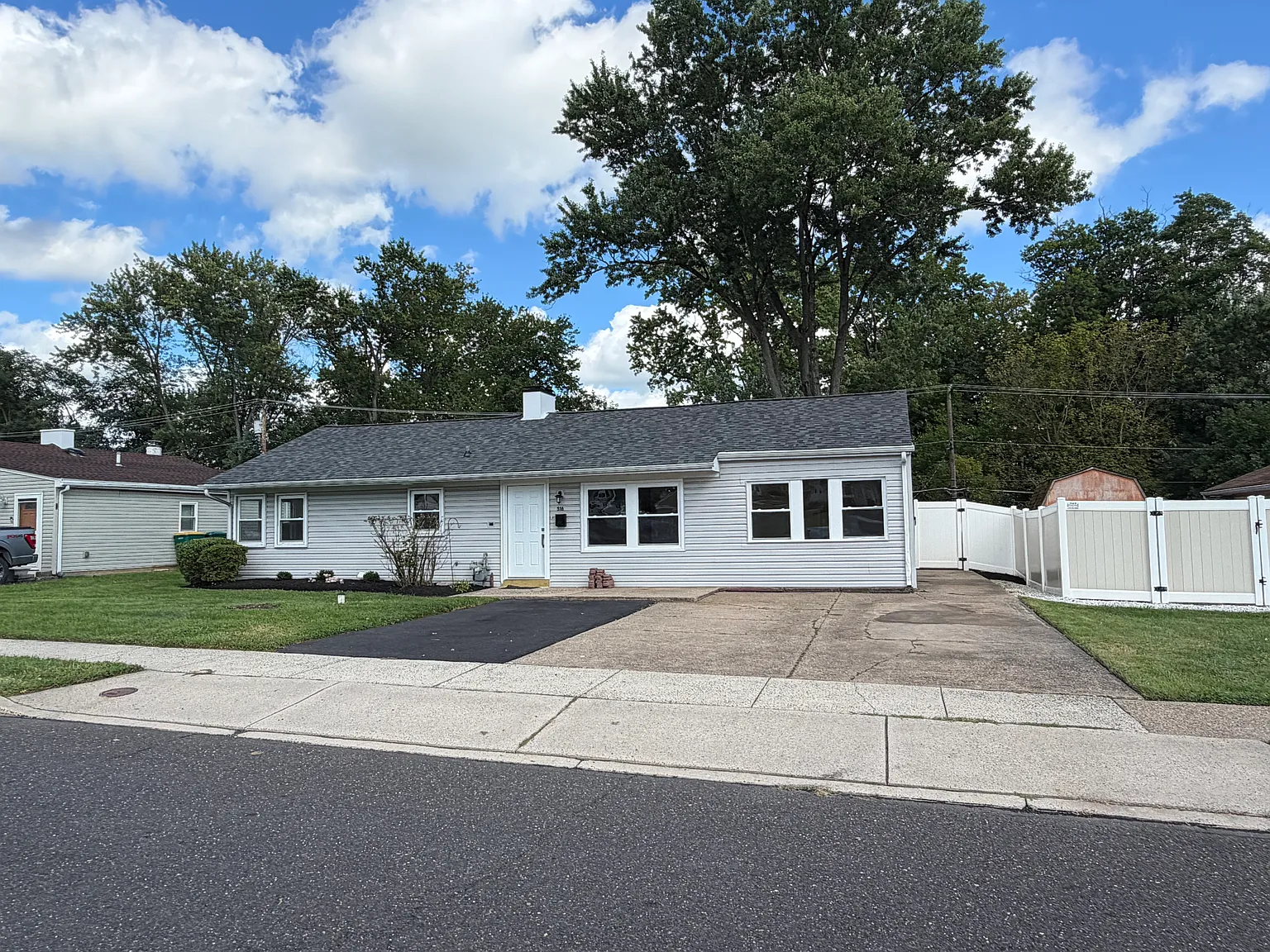 4 bed, 1272 sqft, $2,700 — Photo 1