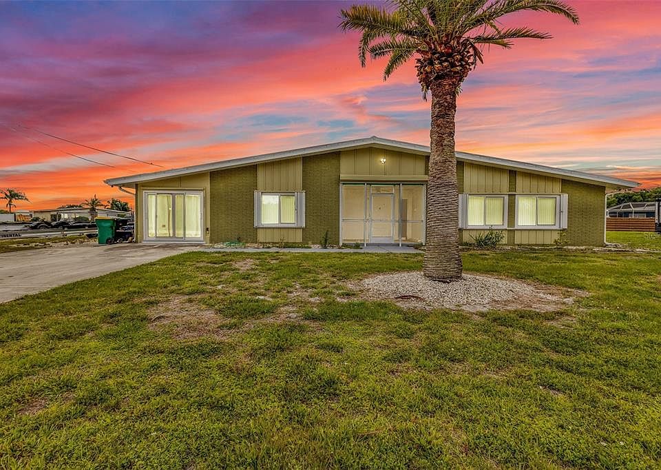 1st image of 5527 FAIRWAY DRIVE S