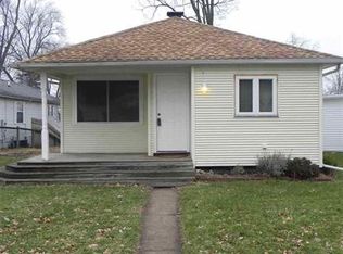 2928 S Shore Dr, Mishawaka, IN 46544