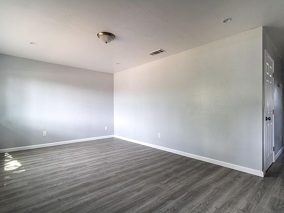 5th image of 1216 E Ellsworth Ave
