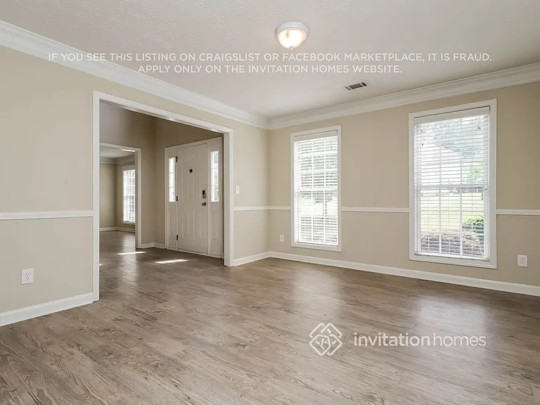 6658 Point Of Woods Dr — Photo 5