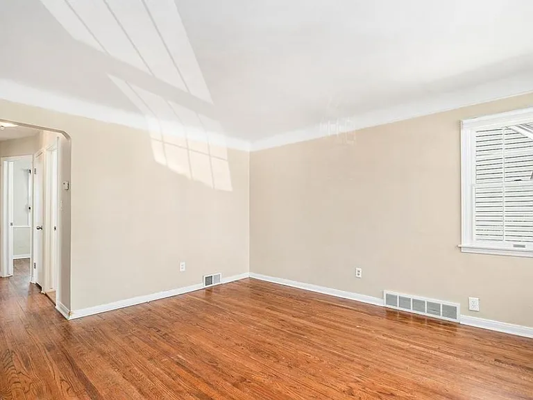 633 N Dorchester Ave — Photo 5