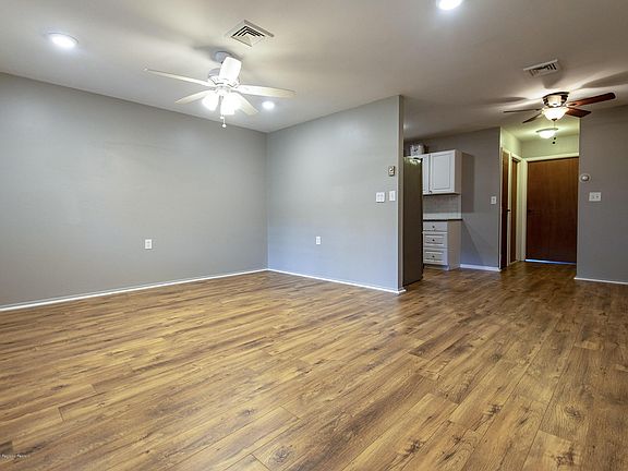 3rd image of 883D Balmoral Ct #1004