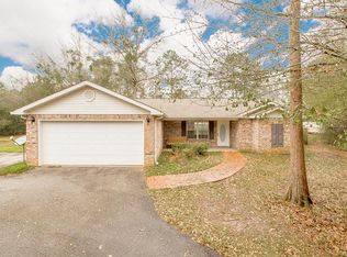 22050 Rayvan Ln, Kiln, MS 39556
