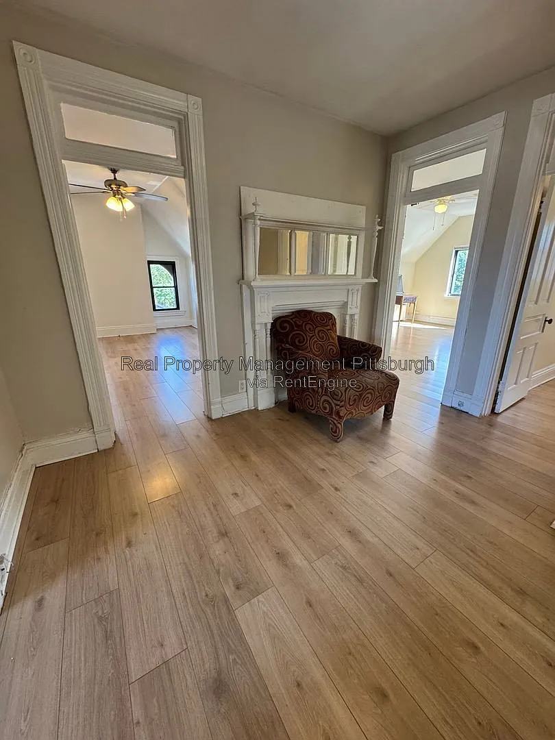 3 bed, 1.0 bath, $1,395 — Photo 2
