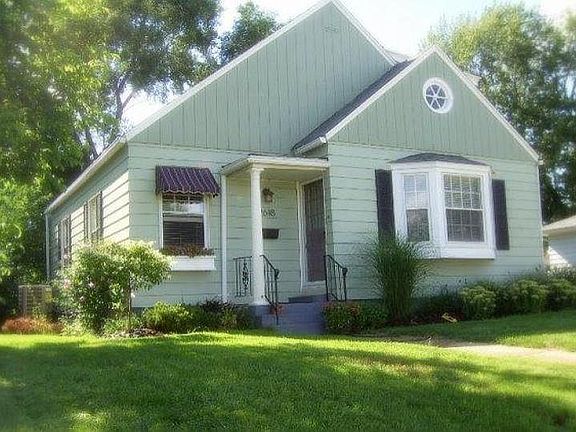 3rd image of 2618 Morton Ave