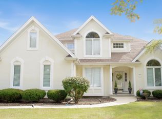 142 N Dixon Dr, Batavia, IL 60510