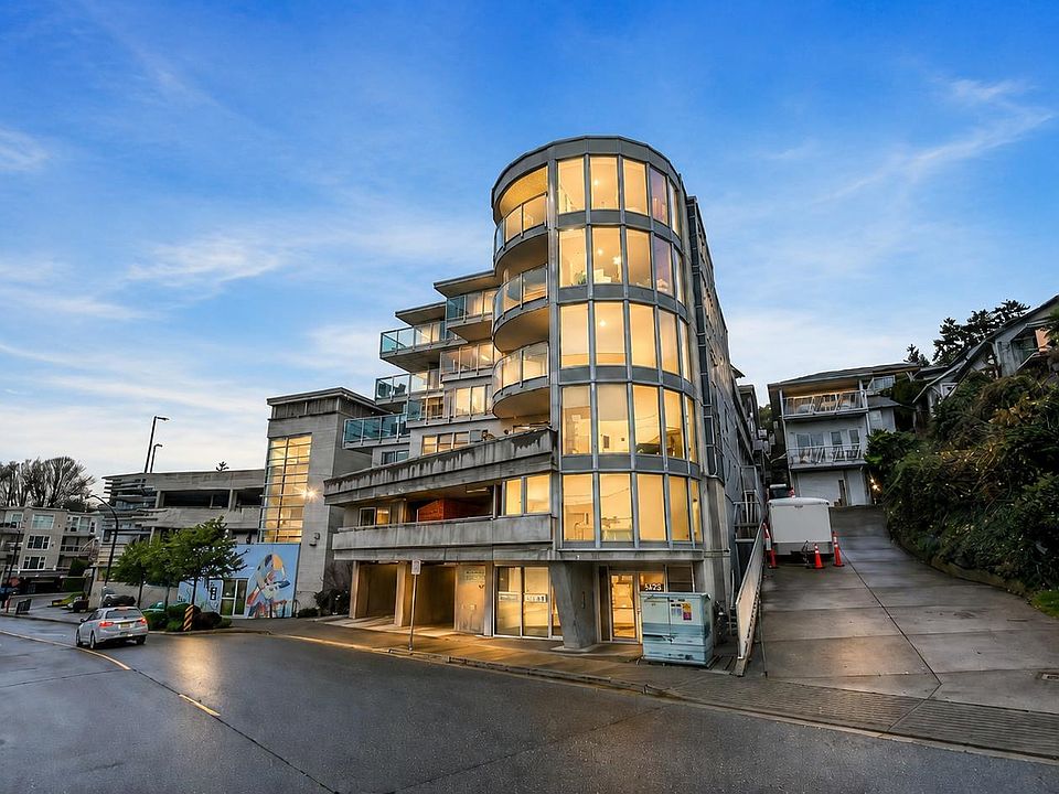 1st image of 14955 Victoria Ave #404
