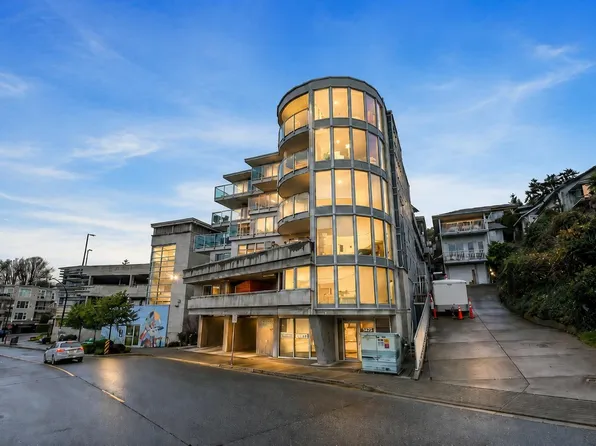 14955 Victoria Ave #404, White Rock, BC V4B 1G2