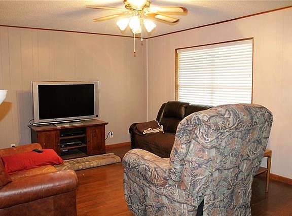 4th image of 315 Hoffman Dr