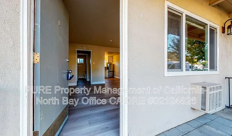 560 Dexter St #I — Photo 1