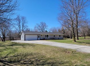 W433 Hillside Dr, De Pere, WI 54115