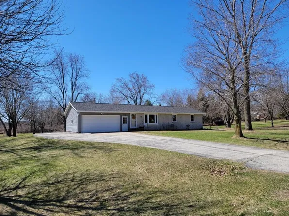 W433 Hillside Dr, De Pere, WI 54115