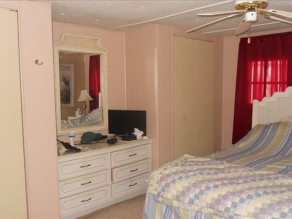 2nd image of 48 Pine Aire Cir