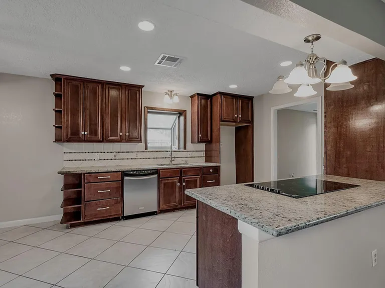 706 S Diamondhead Blvd — Photo 7