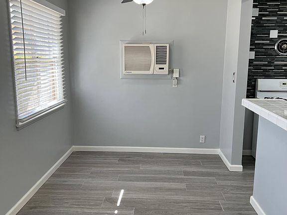 3rd image of 342 E Orlando Way