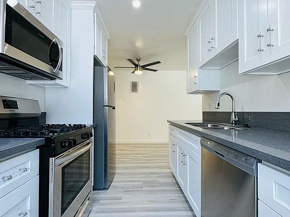 5th image of 4021 Stevely Ave APT 3